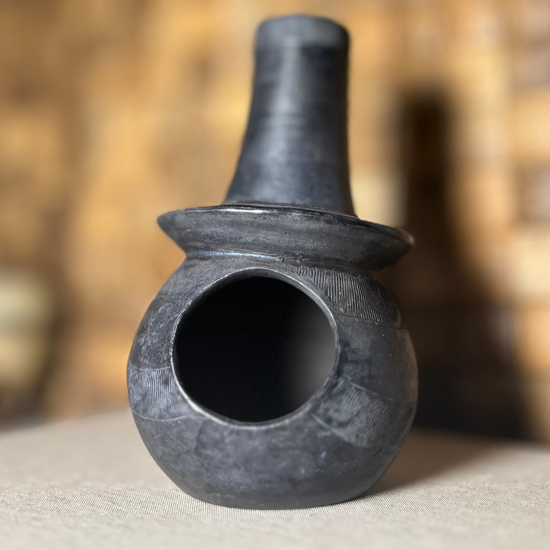 Fumoir en terre cuite noire