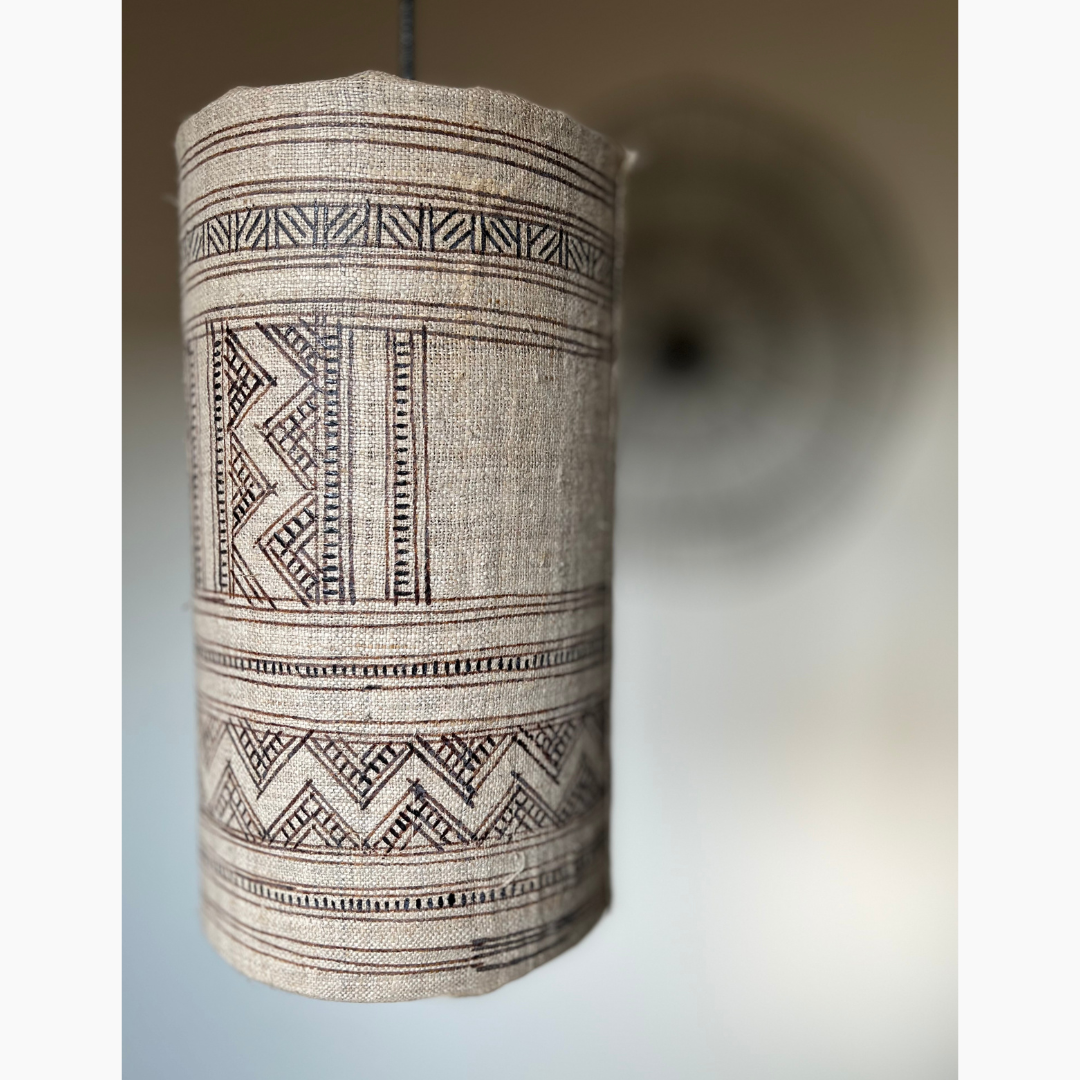 Suspension en tissu en chanvre avec des motifs en cire d'abeille