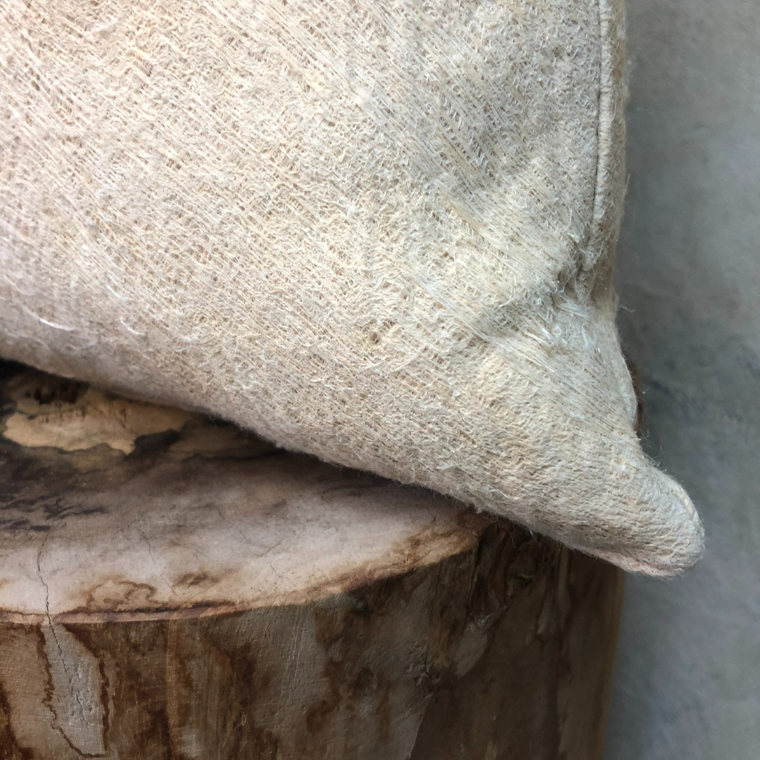 Coussin en écorce d'arbre blanche, décoration d'intérieure en matière naturelle