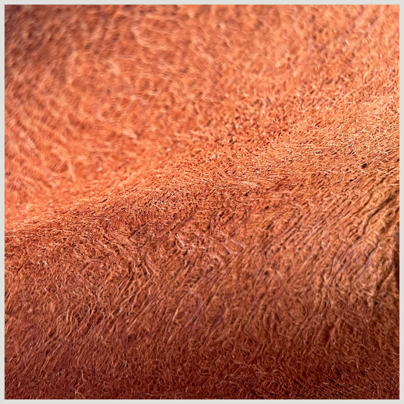 Tissu d'écorce d'arbre terracotta, une matière naturelle